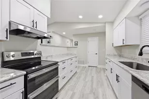 1656 NW 31st Pl, Gainesville, FL 32605 - Photo 11