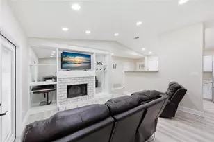 1656 NW 31st Pl, Gainesville, FL 32605 - Photo 5