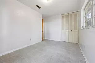 2049 NE 15th St, Gainesville, FL 32609 - Photo 15