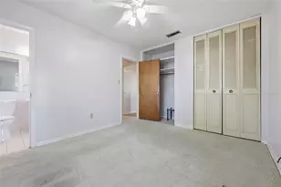 2049 NE 15th St, Gainesville, FL 32609 - Photo 17