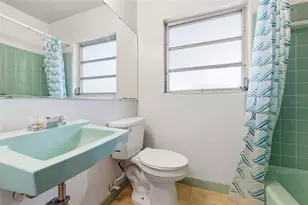 2049 NE 15th St, Gainesville, FL 32609 - Photo 13