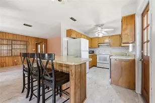 2049 NE 15th St, Gainesville, FL 32609 - Photo 5