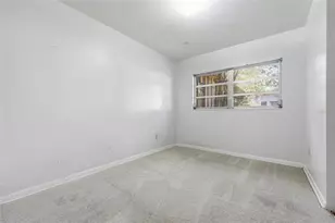 2049 NE 15th St, Gainesville, FL 32609 - Photo 11