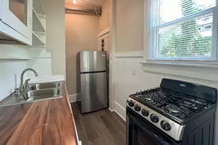 208 NE 4 St, Gainesville, FL 32601 - Photo 7