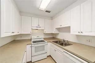 501 SW 75th St, Gainesville, FL 32607 - Photo 9