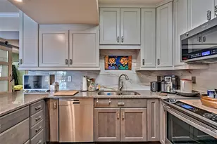 201 SE 2nd Ave, Gainesville, FL 32601 - Photo 15