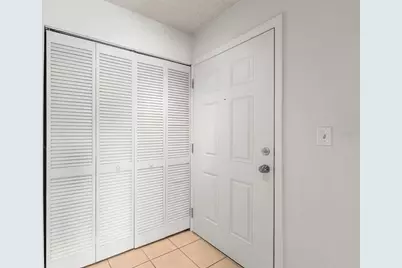 1810 NW 23 Boulevard #201, Gainesville, FL 32605 - Photo 3