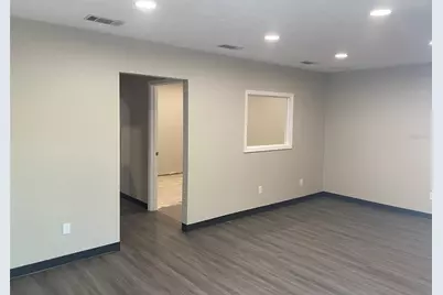 4609 NW 6th Street #B7, Gainesville, FL 32609 - Photo 3