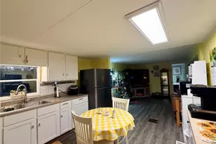 498 King Charles Cir, Deland, FL 32724 - Photo 11