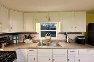 498 King Charles Cir, Deland, FL 32724 - Photo 9