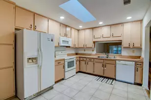 1628 NW 19th Cir, Gainesville, FL 32605 - Photo 5