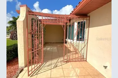 1117 SE Mendoza Avenue, Port Saint Lucie, FL 34952 - Photo 3