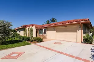 1117 SE Mendoza Ave, Port Saint Lucie, FL 34952 - Photo 1