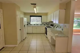 2201 NW 36th Dr, Gainesville, FL 32605 - Photo 13