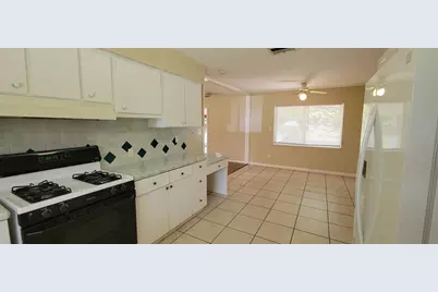 2201 NW 36th Drive, Gainesville, FL 32605 - Photo 7