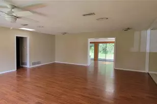 2201 NW 36th Dr, Gainesville, FL 32605 - Photo 11