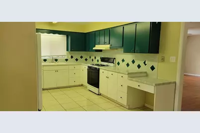 2201 NW 36th Drive, Gainesville, FL 32605 - Photo 3