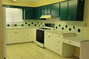 2201 NW 36th Dr, Gainesville, FL 32605 - Photo 3