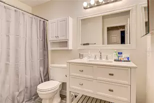 1015 SW 9th St, Gainesville, FL 32601 - Photo 15