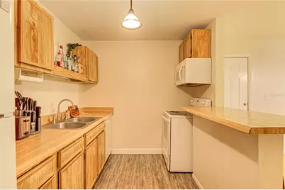 1015 SW 9th Street #D22, Gainesville, FL 32601 - Photo 11