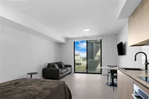 121 NE 5th St, Miami, FL 33132 - Photo 17
