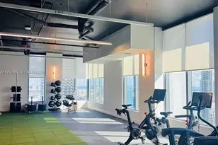 121 NE 5th St, Miami, FL 33132 - Photo 11