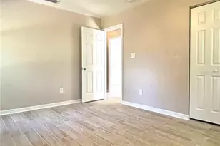 2411 NE 11th St, Gainesville, FL 32609 - Photo 17