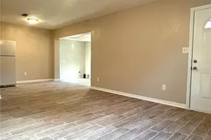 2411 NE 11th St, Gainesville, FL 32609 - Photo 3