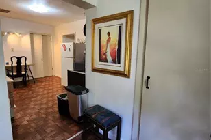 1030 NE 9th St, Gainesville, FL 32609 - Photo 5