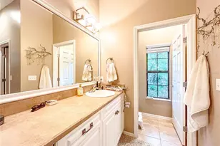 5339 NW 9th Ln, Gainesville, FL 32605 - Photo 9