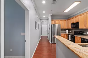 1142 SW 9th Rd, Gainesville, FL 32601 - Photo 9