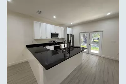 1311 NE 3rd Avenue, Gainesville, FL 32641 - Photo 3