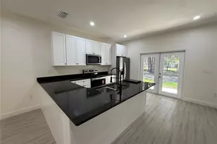 1311 NE 3rd Ave, Gainesville, FL 32641 - Photo 3