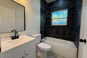 1311 NE 3rd Ave, Gainesville, FL 32641 - Photo 7