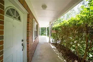 1009 NW 39th Dr, Gainesville, FL 32605 - Photo 3
