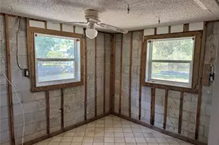 2221 S Waterman Dr, Crystal River, FL 34429 - Photo 13