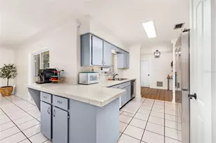 1909 SW 48th Ave, Gainesville, FL 32608 - Photo 11