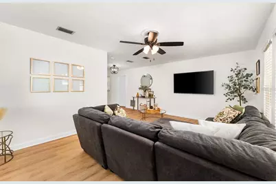 1909 SW 48th Avenue, Gainesville, FL 32608 - Photo 5