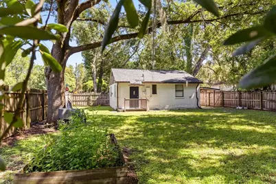 825 NW 19th Avenue, Gainesville, FL 32609 - Photo 25