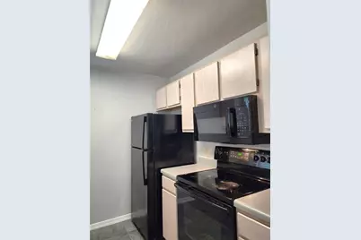 2360 SW Archer Road SW #205, Gainesville, FL 32608 - Photo 9