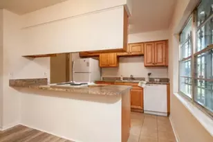 2907 NE 19th St, Gainesville, FL 32609 - Photo 5