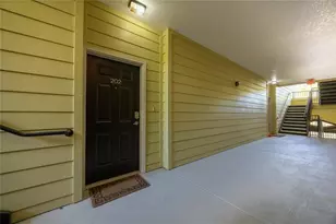 1245 SW 9th Rd, Gainesville, FL 32601 - Photo 5