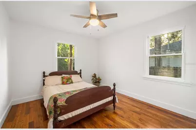 1010 NE 7th Place, Gainesville, FL 32601 - Photo 11