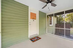 1010 NE 7th Pl, Gainesville, FL 32601 - Photo 3