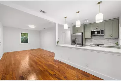 1010 NE 7th Place, Gainesville, FL 32601 - Photo 5