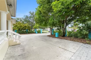 1701 38th Ave, Saint Petersburg, FL 33713 - Photo 5