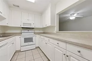 501 SW 75th St, Gainesville, FL 32607 - Photo 9