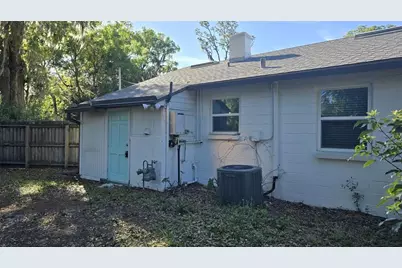 1131 NE 10th Avenue, Gainesville, FL 32601 - Photo 5