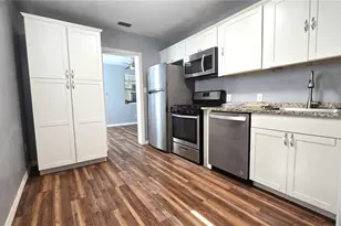 1131 NE 10th Ave, Gainesville, FL 32601 - Photo 17