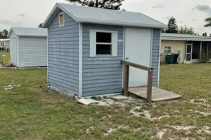 1305 Mohawk Cir, Tavares, FL 32778 - Photo 9